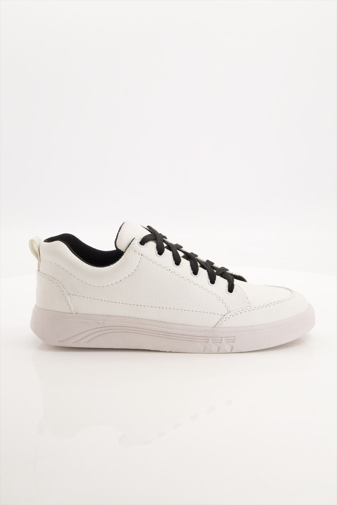 StreetCore – Men’s Stylish White Sneakers