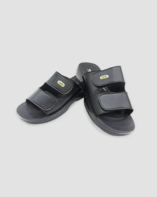 Urban Ease – Men’s Stylish Comfort Slippers