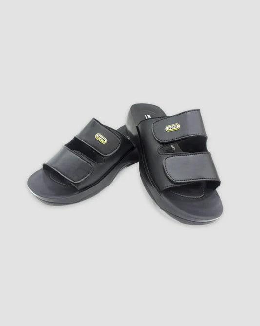 Urban Ease – Men’s Stylish Comfort Slippers