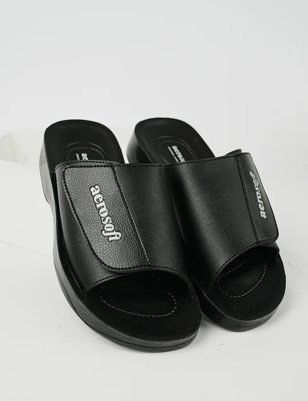 Urban Ease – Men’s Stylish Everyday Slipper