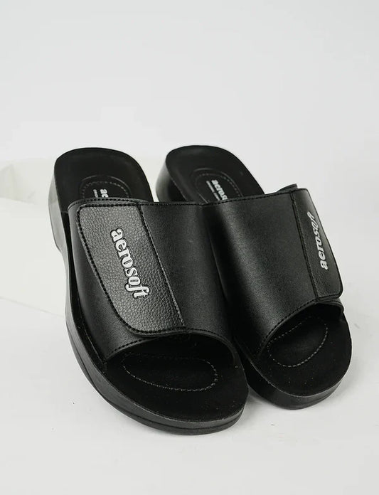 Urban Ease – Men’s Stylish Everyday Slipper