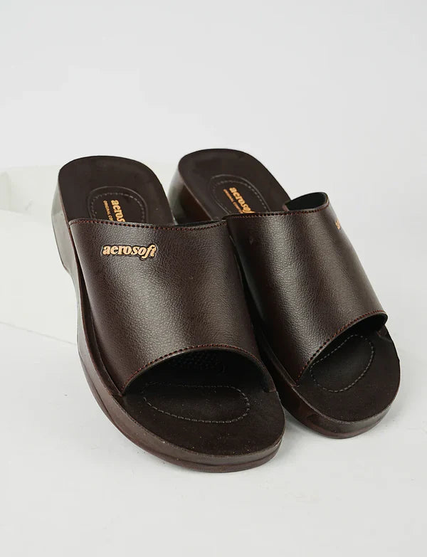 Bold Steps – Classic Men’s Daily Slippers
